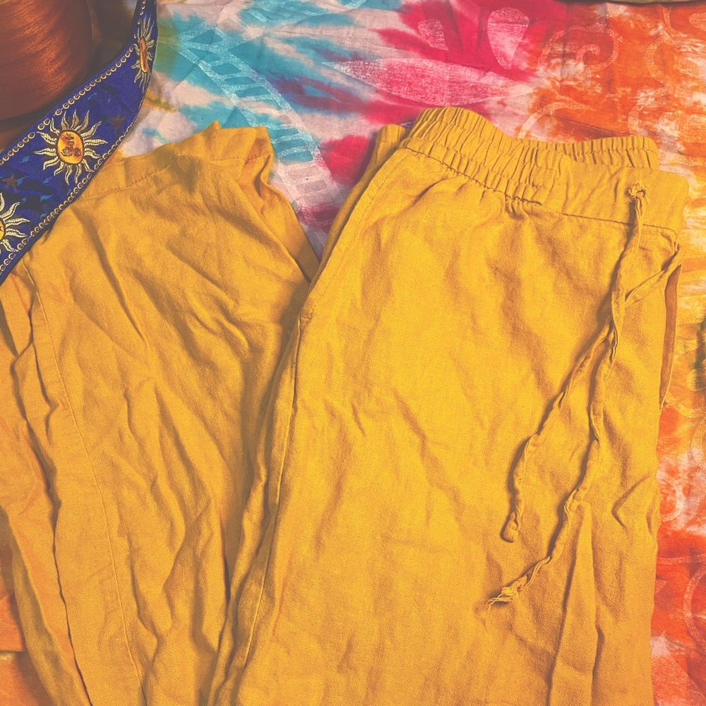 Flowy yellow hippie pants 🌼